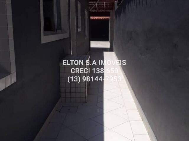 #2040 - Casa para Venda em Praia Grande - SP